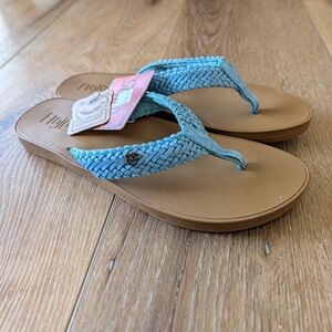 Flojos Sz 9 Flip Flop Sandals